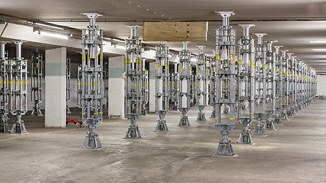 Insgesamt 260 PERI UP Flex Schwerlaststützen HD sorgten für die temporäre Abfangung der hohen Auftriebslasten aufgrund der Lage im Grundwasser.