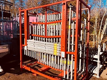 Mit der Multi Box lassen sich unter anderem bis zu 40 Easy Rahmen und Gerüstrohre transportieren. Sie ist stapelbar und in weiteren Ausführungen erhältlich.