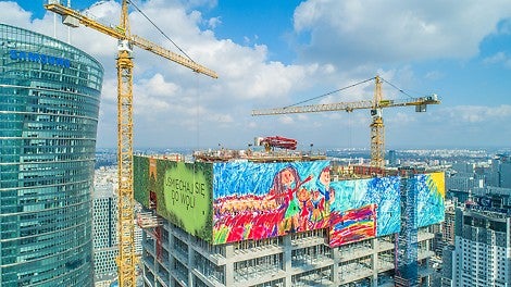 Wieżowiec ma także wyróżniać zieleń – zarówno zewnątrz, jak i wewnątrz budynku. Wszystko to w duchu tworzenia najbardziej zdrowych, komfortowych i proekologicznych miejsc pracy.