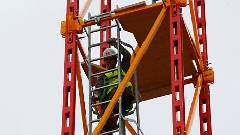 通往柱头螺杆的，安全的通道