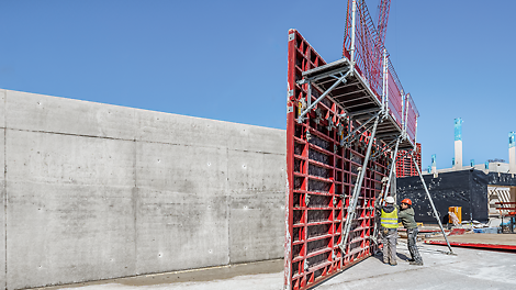 Thanks to the single-sided tie technology without spacer tubes and cones, the tie installation is carried out particularly fast. 