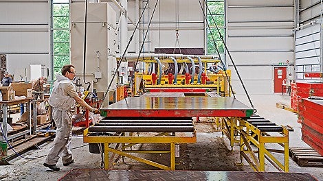 Für den dauerhaften Erhalt des Materialbestands bietet das Tochterunternehmen schaltec eine fachgerechte Reinigung und Reparatur an und sichert so den dauerhaften Erhalt des Materialbestands der Kunden.