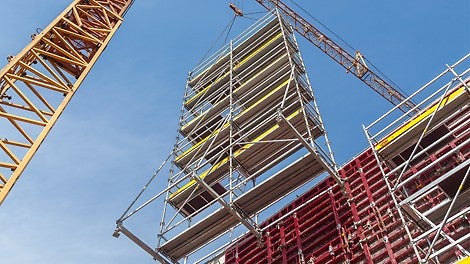 Self-supporting reinforcement scaffolding can be used at the construction site for the reinforcement of concrete, the mounting of formwork and during casting. Because of their tight connections, scaffolds combined from PERI UP basic elements can be moved as a whole by crane.