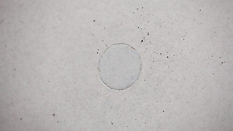 使用派利拉杆系统施工获得的美观、密封的拉杆孔。