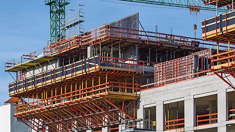 Konsolabstände und Bühnenbreiten wurden projektspezifisch an die Bauwerksgeometrie angepasst sowie die Reaktionskräfte bereits in der Planungsphase mit dem Bauwerksplaner abgestimmt.