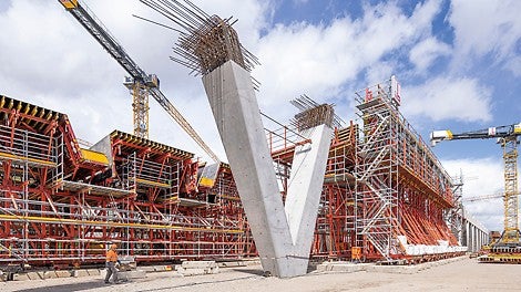 Kokku toimus 14 betooneerimise etappi, igaüks umbes 40 m pikk.<br/>(Foto: PERI SE)<br/>