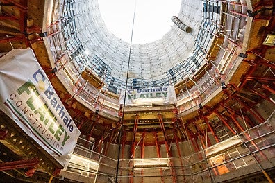 We supported the construction of the secondary lining with: SCS Climbing System, RCS MAX Rail Climbing System, VARIO GT 24 Girder Wall Formwork, PERI UP Flex Stair 100/125.<br/>