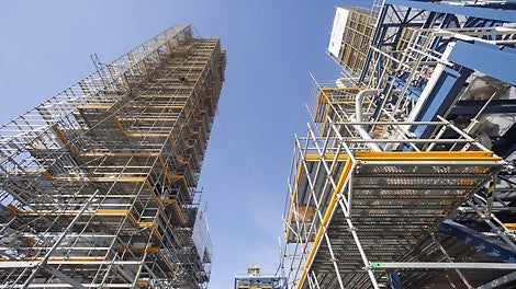 Für die sichere Montage der komplexen Anlagentechnik wurde ein räumlich angepasstes Arbeits- und Schutzgerüst mit bis zu 65 m Höhe sowie Zugänge und Plattformen geschaffen.