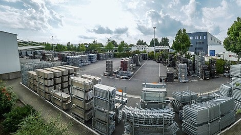 &lt;p&gt;Auf dem neuen Zentrallager Ger&amp;uuml;st in Dresden werden auf 13.000 m&amp;sup2; mehrere Millionen Tonnen Ger&amp;uuml;st vorgehalten. Von diesem Standort aus beliefert PERI fortan Ger&amp;uuml;stprojekte in ganz Deutschland.&lt;/p&gt;<br/>