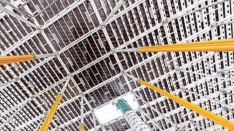 PERI will be introducing a new slab formwork, the ALPHADECK Panel Slab Formwork. Especially for flat slabs with large spans, ALPHADECK is the optimal solution for customers who want to switch from conventional formwork methods to system formwork.