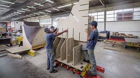 The 3D formwork units were pre-assembled with the help of the individual formwork elements produced at the CNC woodworking facility at PERI Brazil.