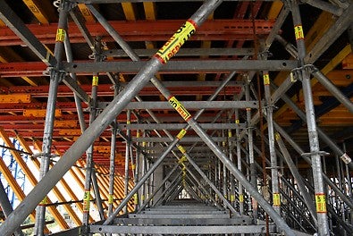 Системно решение за 3,50 метра конзолно подпиране с PERI UP Flex модулно скеле на плоча с VARIOKIT елементи