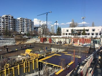 Гредите GT24 имат голяма носимоспособност, което прави кофражът MULTIFLEX идеалното решение за сложни конфигурации на сградите. 