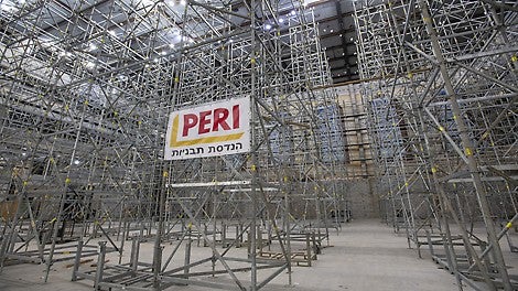 גושי מגדלי תמיכה מסוג פרי אפ גבוה של 15.3 מ' על פני שטח של 1,500 מ"ר.