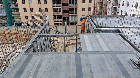 Oplata ploča sa profilisanom ivicom se brzo montira - dovoljan je samo čekić.<br/>