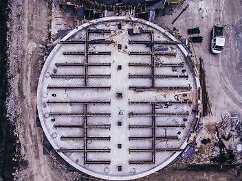 Фундаментна плоча с дебелина 100 см, изпълнена с MULTIFLEX Кофраж за плочи