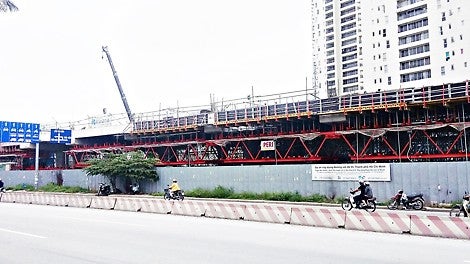 The 1st metro in HCMC-Line No.1 starts at the Ben Thanh Market and ends at Suoi Tien Park. 