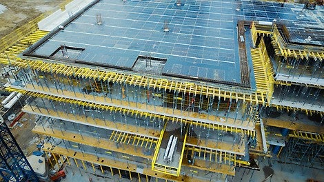 Budowa obiektu biurowego Towarowa 22 w Warszawie