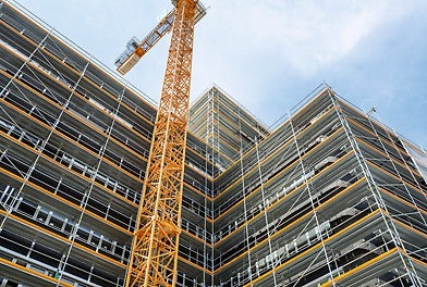 Als Bestandteil des PERI UP Gerüstbaukastens macht der Easy Stiel Einrüstungen durch seine speziellen Vorteile besonders flexibel, sicher und wirtschaftlich.