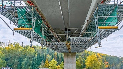 Kozákův most přes vodní nádrž Římov