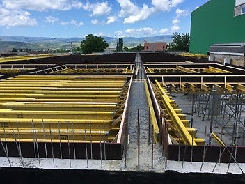 Изграждане на складови помещения към пивоварната на „Пиринско“ в Благоевград - Подпорни кули PERI Up Flex