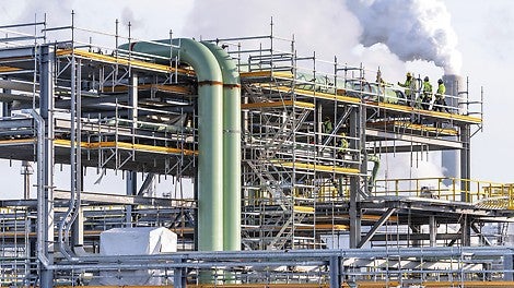 Approximately 1.3 kilometres of pipelines were made easily accessible using modular scaffolding with up to four working levels.