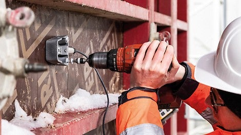 Fitting the ISC Sensors does not get any easier: they are fixed directly to the formwork before the concreting process begins.