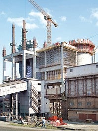 For extending the cement plant, engineers from PERI Ukraine designed a comprehensive and sophisticated formwork and scaffolding solution.
