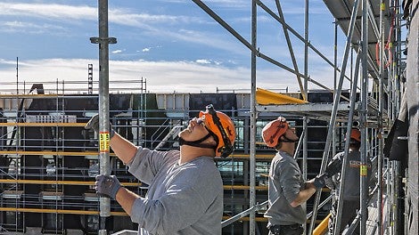 We have designed PERI UP with few components, a lightweight material, and self-locking systems, supporting efficient and safe assembly and dismantling of PERI UP scaffolds.