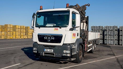 &lt;p&gt;Neust&amp;aacute;l&amp;yacute; v&amp;yacute;voj vyžaduje roz&amp;scaron;iřov&amp;aacute;n&amp;iacute; služeb pro z&amp;aacute;kazn&amp;iacute;ky. PERI zač&amp;iacute;n&amp;aacute; přepravovat materi&amp;aacute;l vlastn&amp;iacute;mi n&amp;aacute;kladn&amp;iacute;mi vozy.&lt;/p&gt;<br/>