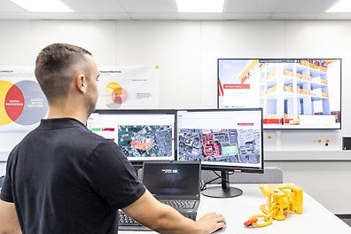 PERI engineers often plan and calculate technically and cost-effectively optimized formwork and scaffolding solutions already during the contract award phase. The detailed and clear PERI plans as well as precise parts lists simplify calculations and work preparation. In addition, they increase the cost certainty for the implementation. The technical processing also includes project-related static calculations and, if required, as verifiable statics.