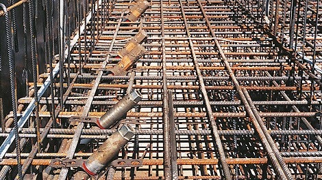 PERI V-Ankerhalter zum effizienten Einbau von Ankern beim Einsatz von Stützböcken.