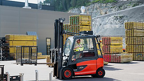 &lt;p&gt;Vi har forpliktet oss til h&amp;oslash;ye sosiale og milj&amp;oslash;messige standarder i v&amp;aring;r leverand&amp;oslash;rkjede og fremmer milj&amp;oslash;vennlig logistikk.&lt;/p&gt;<br/>