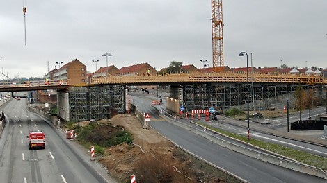 Understøtning med PERI UP og HD 200 etableres