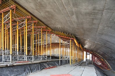 Avec notre gamme de 5 étais, nous couvrons toutes les longueurs de 0.80 à 6.25 mètres. Quelle que soit la hauteur requise, nos étais offrent une solution adaptée à vos besoins . 