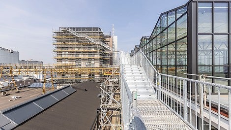 PERI lieferte alles, was für die Errichtung des öffentlichen Zugangs notwendig war. Die Vielseitigkeit und Kombinierbarkeit der PERI Systeme hat sich dabei als äußerst vorteilhaft erwiesen. (Foto: PERI SE)<br/>