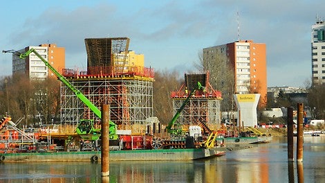 Budowa kładki pieszo-rowerowej przez Wisłę