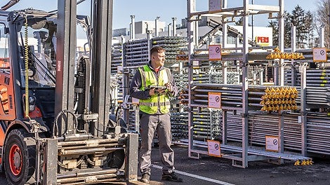 We have designed the components of our PERI UP scaffolding to be easy to handle, requiring less space in stockyards. With low investment and increased flexibility, it is a dynamic solution that fits every budget.