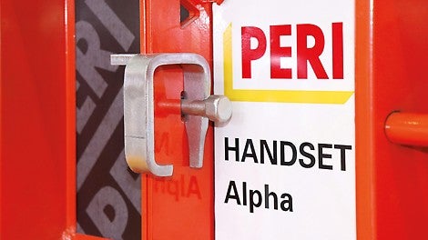 El clip de cuña es el método fácil y rentable para conectar paneles.