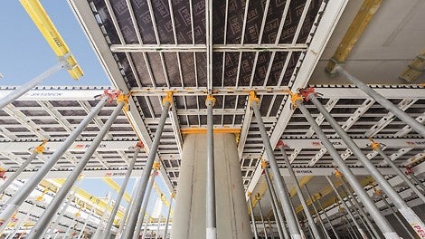 Die systematische Montagefolge der SKYDECK und die geringen Einzelgewichte sparen Zeit beim Schalen der Decken.