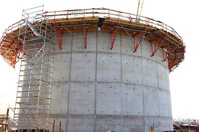 Платформи CB и осигуряване на достъп с модулна система скеле PERI UP Flex