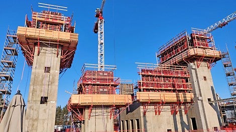 Tässä projektissa CB-kiipeämiskonsoleita käytettiin yhdessä MAXIMO-seinämuotin kanssa.