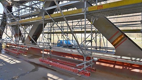 Železniční most, Děčín<br/>Pojízdná prostorová konstrukce