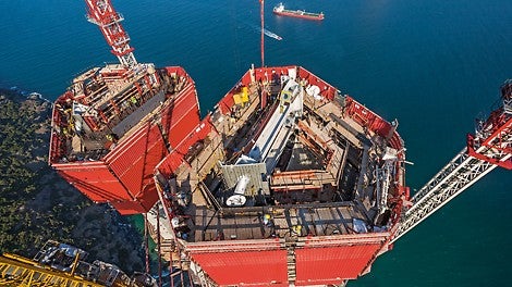 A further challenge is adapting the formwork to the changing dimensions and positioning of the steel mounting parts for guiding the stay cables. The complete solution from PERI meets the strict requirements regarding high flexibility and dimensional accuracy.