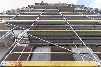 Фасадна система скеле PERI UP Easy - бързо, лесно и безопасно