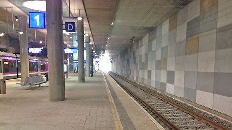 Kivistön aseman betoniseinät ovat suuresti näkyvillä myös aseman valmistuttua vuonna 2015.