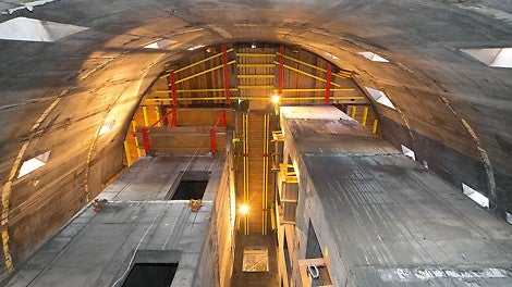 Pri debnení vnútorného kruhového tvaru steny jadra bola použitá kombinácia systémov ACS G a P, ktorá bola presne prispôsobená požiadavkám tvaru ISET Tower.