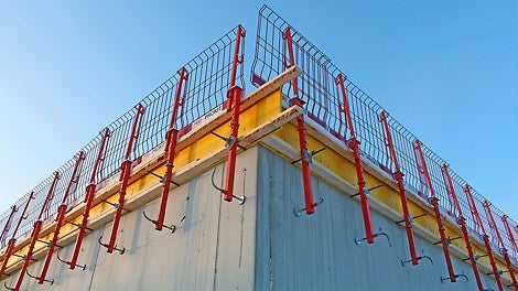 PROKIT-järjestelmä toimi suojakaiteena holvin avoimilla reunoilla.