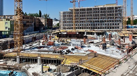 Obchodno - kancelársky projekt Twin City v Bratislave je pokračovaním prvej etapy úspešného projektu kancelárskych priestorov v blízkosti autobusovej stanice v centre Bratislavy.