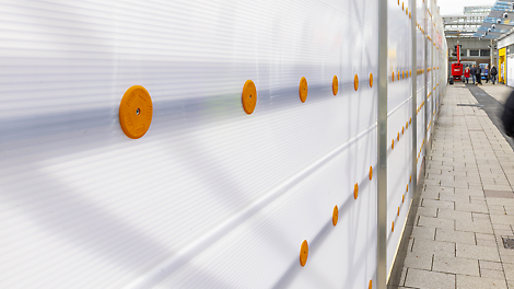 Es schützt das Baustellen-Team nicht nur effektiver vor Schnee, Regen, Wind und Sonne, sondern ist auch einfach zu montieren.